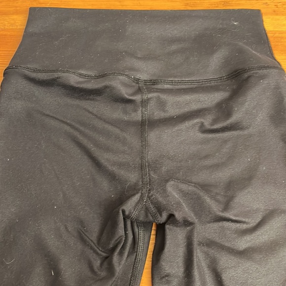 Alo High Waisted Leggings - Picture 6 of 6